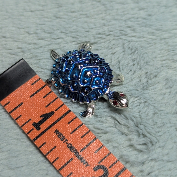 Vintage 1980's Blue Enamel and Silvertone Turtle Brooche - Picture 4 of 5